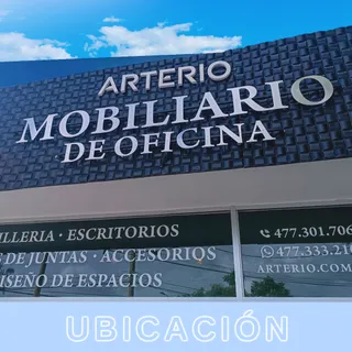 Fachada del showroom ARTERIO Mobiliario de Oficina
